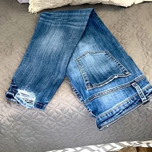 Day trip distressed jeans